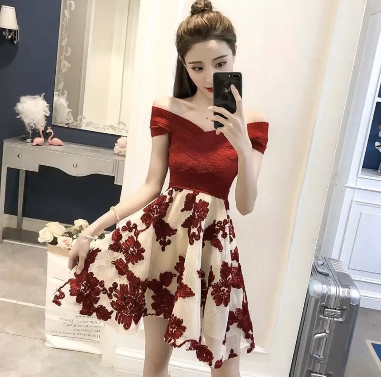 [HCM]ĐẦM XÒE TRỄ VAI THIẾT KẾ HỞ LƯNG - V49