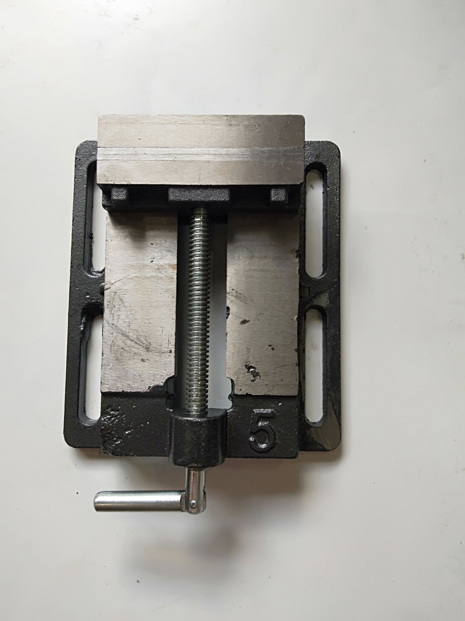Ê tô bàn kẹp số 5in -- 125mm