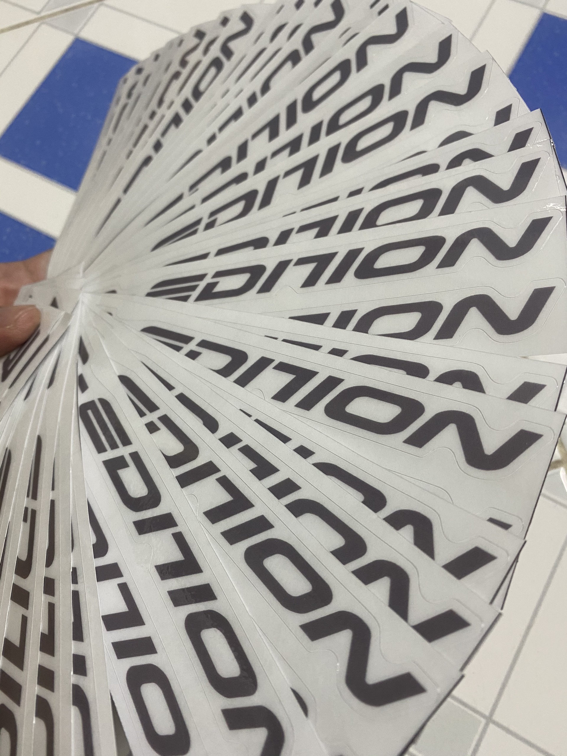 Cặp tem dán phuộc rc edition xám decal trong
