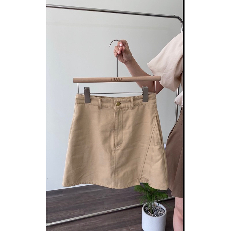 chân váy kaki xẻ đùi Dupin