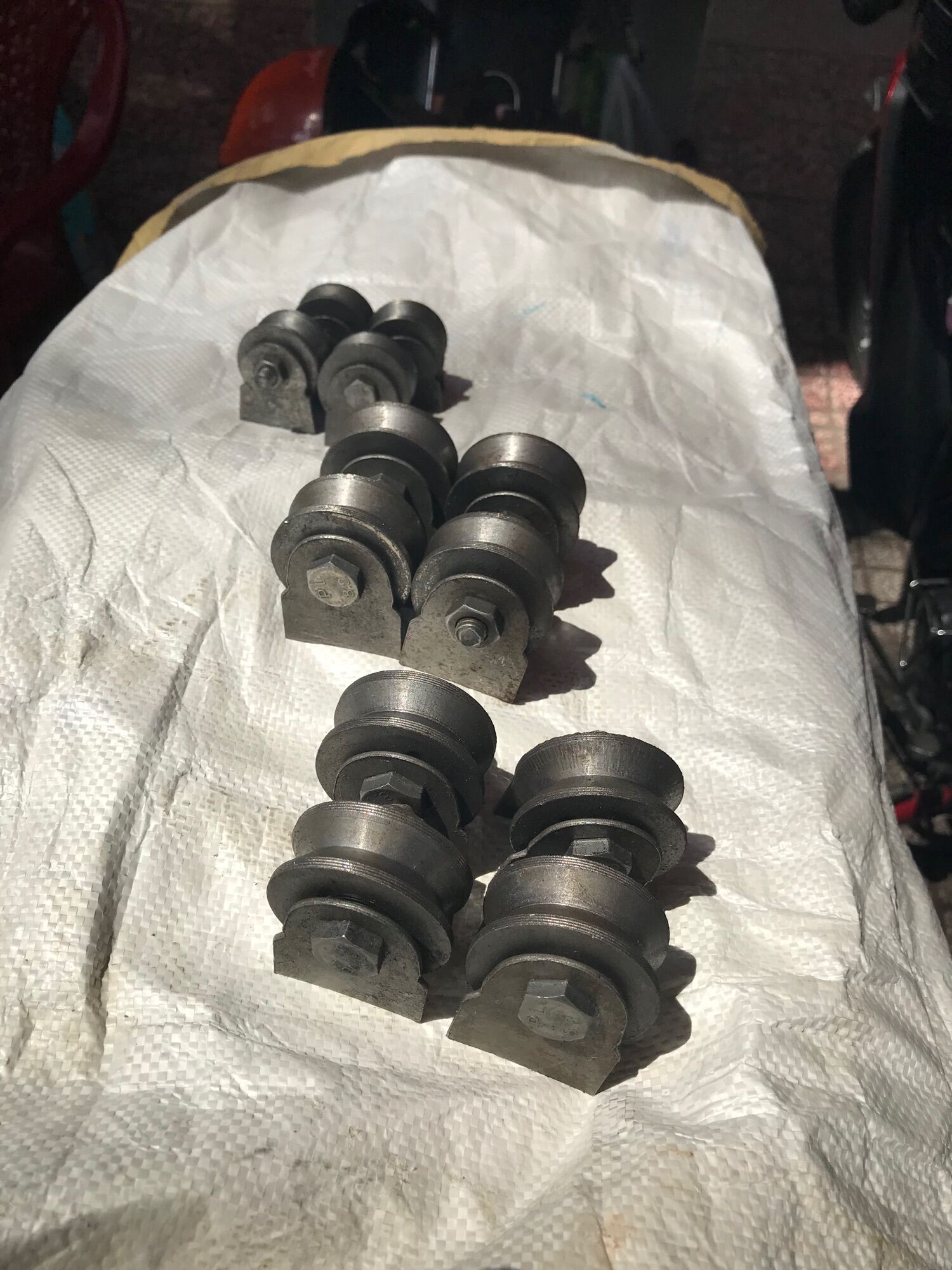 [HCM] Bánh xe cửa sắt ,cửa lùa,ròng rọc BÁNH XE SẮT, BÁNH XE CỬA TRƯỢT, BÁNH XE RÃNH V 40mm, 50mm, 60mm