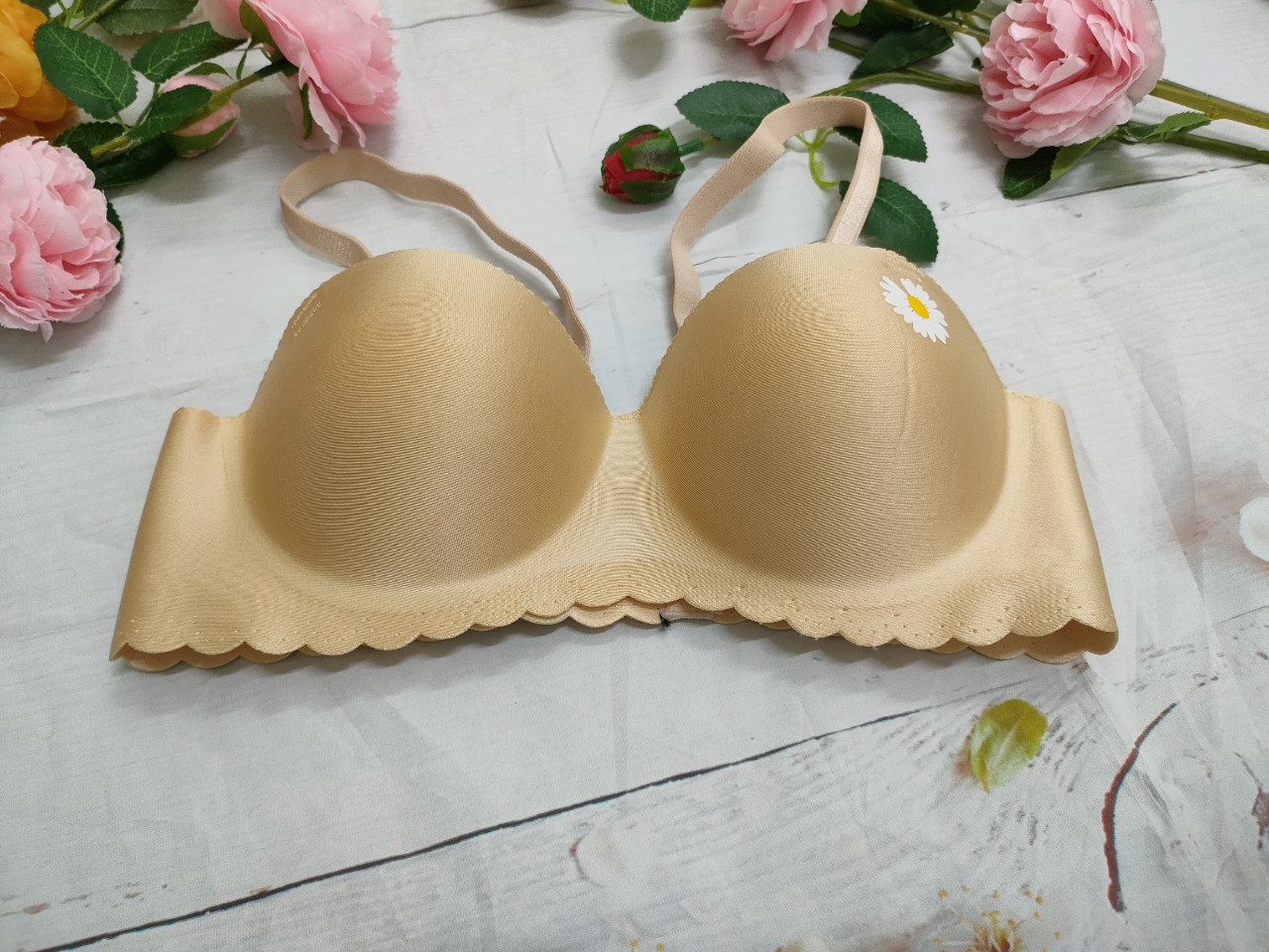ÁO NGỰC SU ĐÚC CUP NGANG HOA CÚC