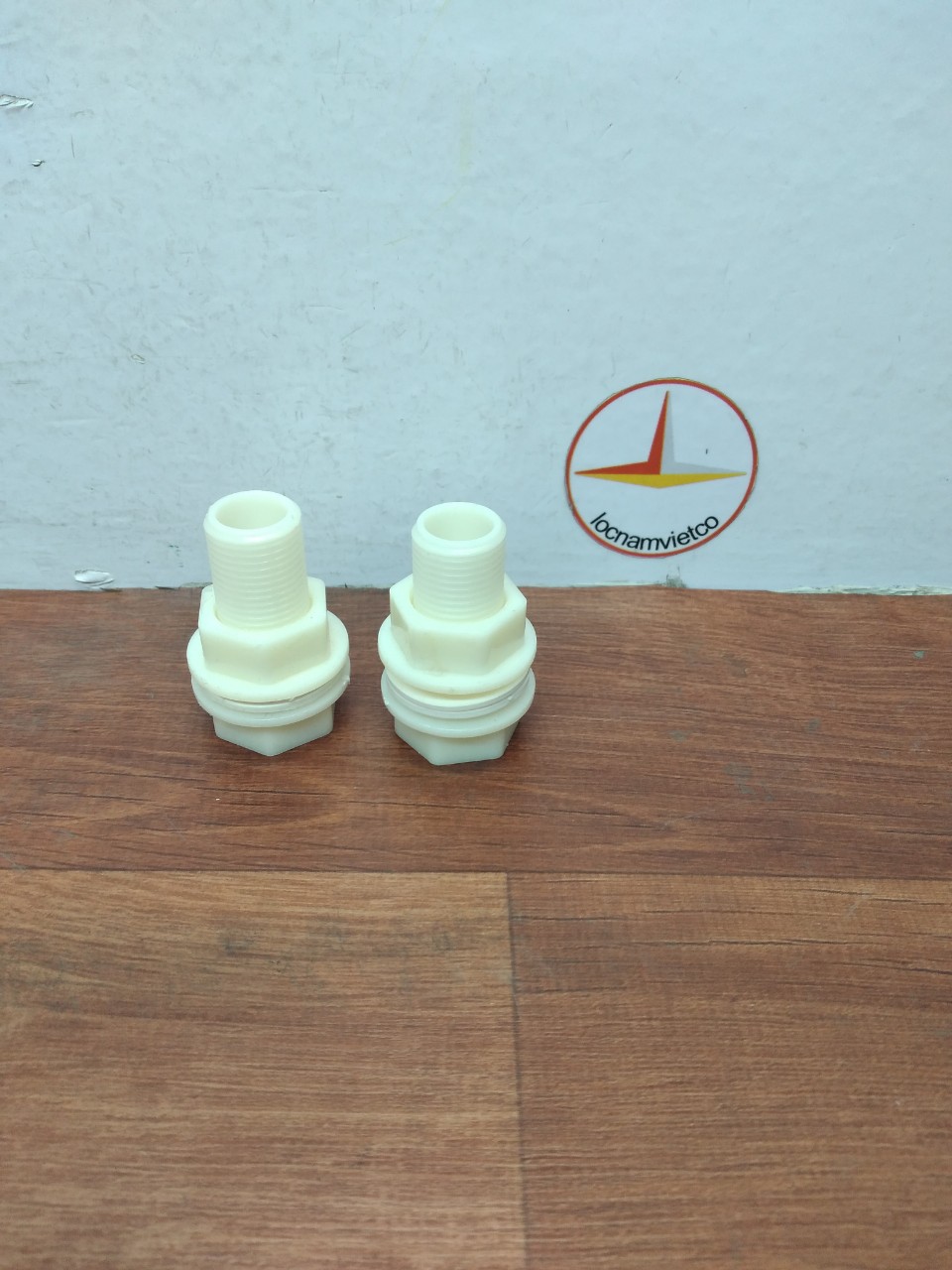Ốc siết bồn nước phi 21