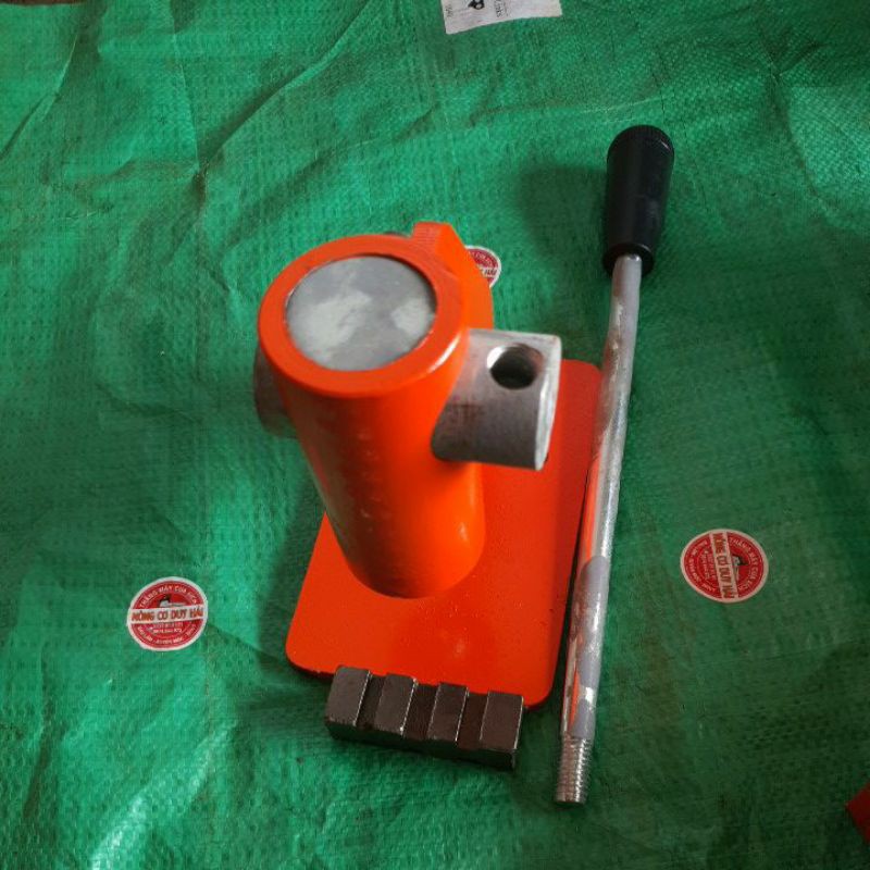 dụng cụ bấm xích máy cưa