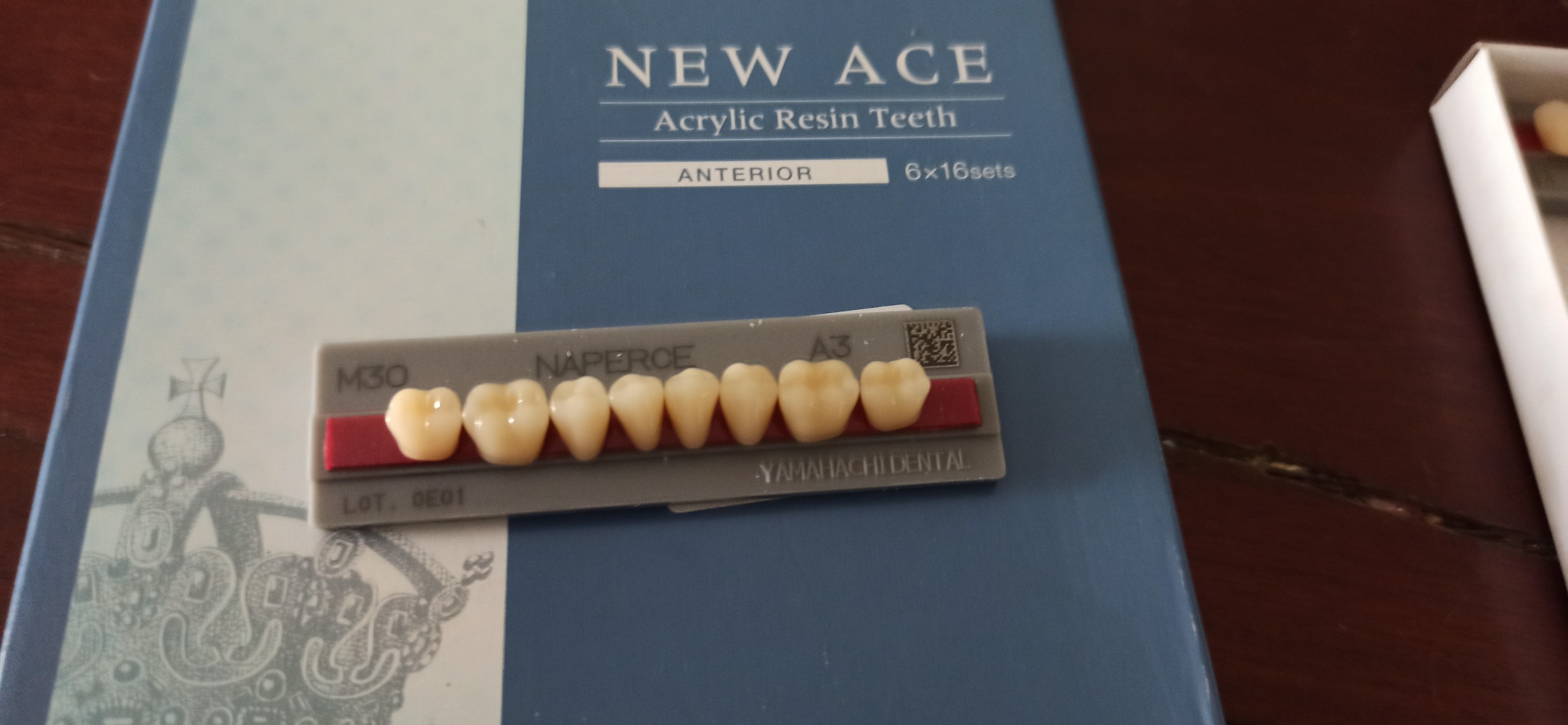 1 VĨ RĂNG NHỰA COMPOSITE NHA KHOA NEW ACE LOẠI 8 CÁI LOẠI HÀM TRÊN HOẶC LOẠI HÀM DƯỚI (VẬT TƯ NGÀNH NHA KHOA) (BHDN)