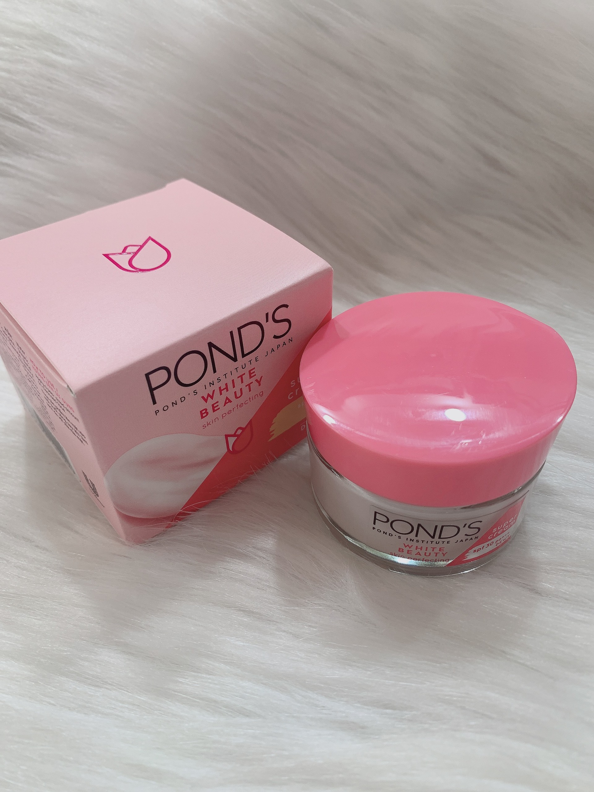 Kem Dưỡng Da Ban Ngày Trắng Hồng Rạng Rỡ Ponds White Beauty 30g