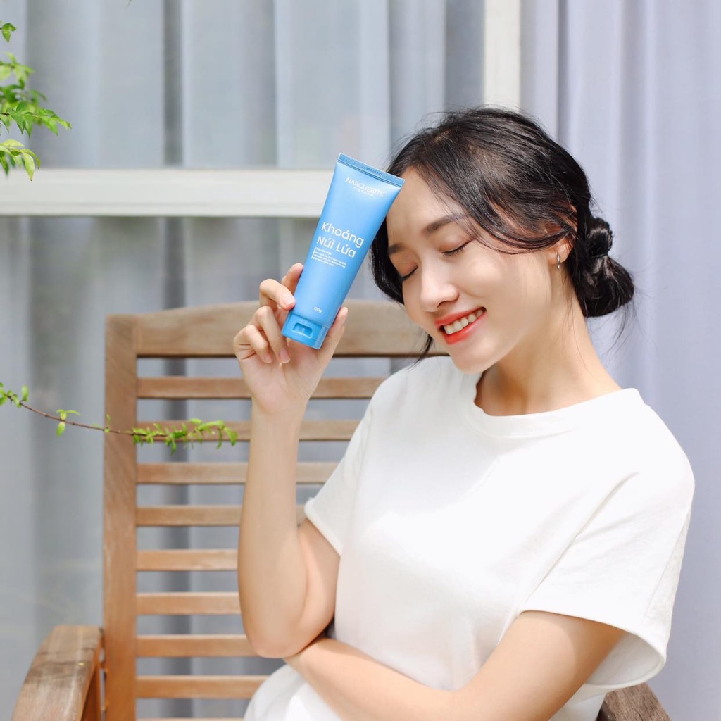 SỮA RỬA MẶT SẠCH DA KIỀM DẦU TỪ KHOÁNG NÚI LỬA