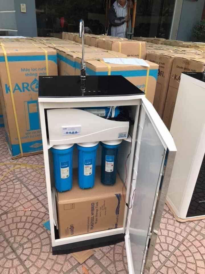 MÁY LỌC NƯỚC KAROFI ĐÈN UV