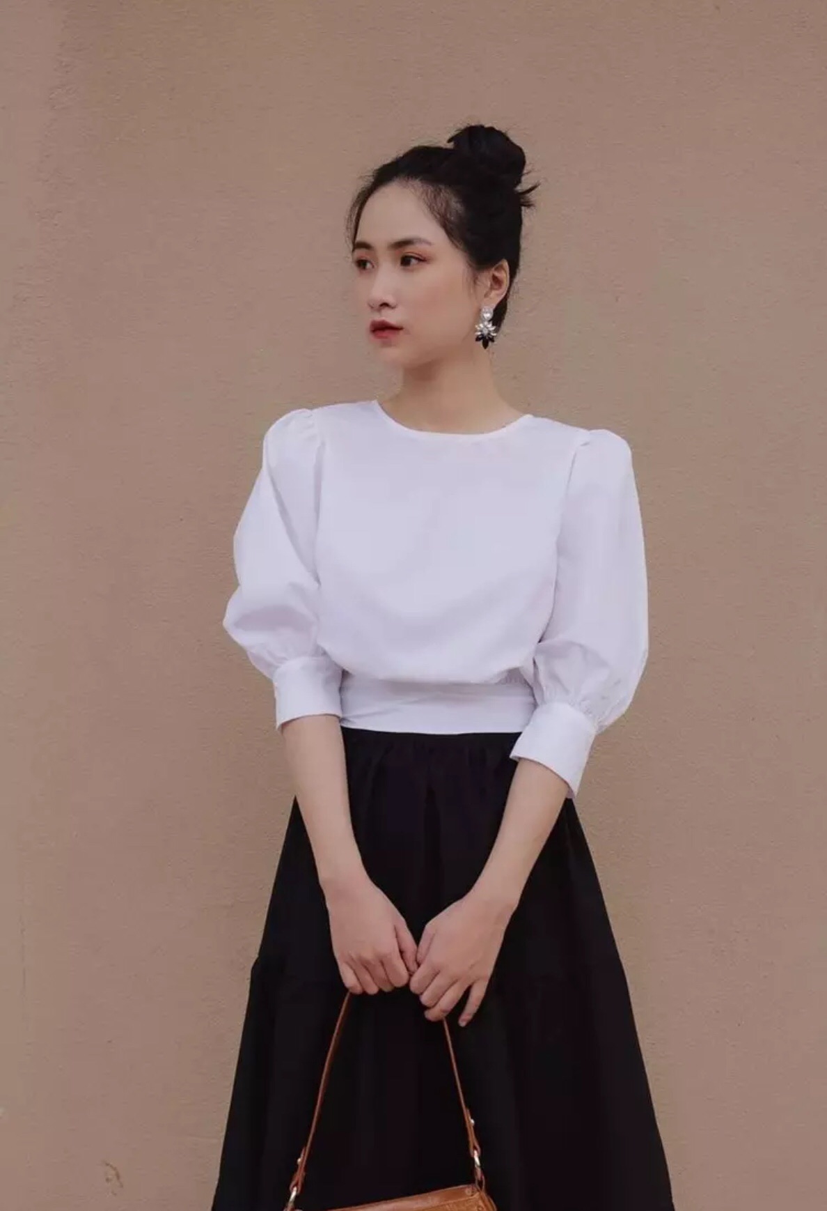 Áo kiểu trắng tay phòng cột nơ eo Croptop