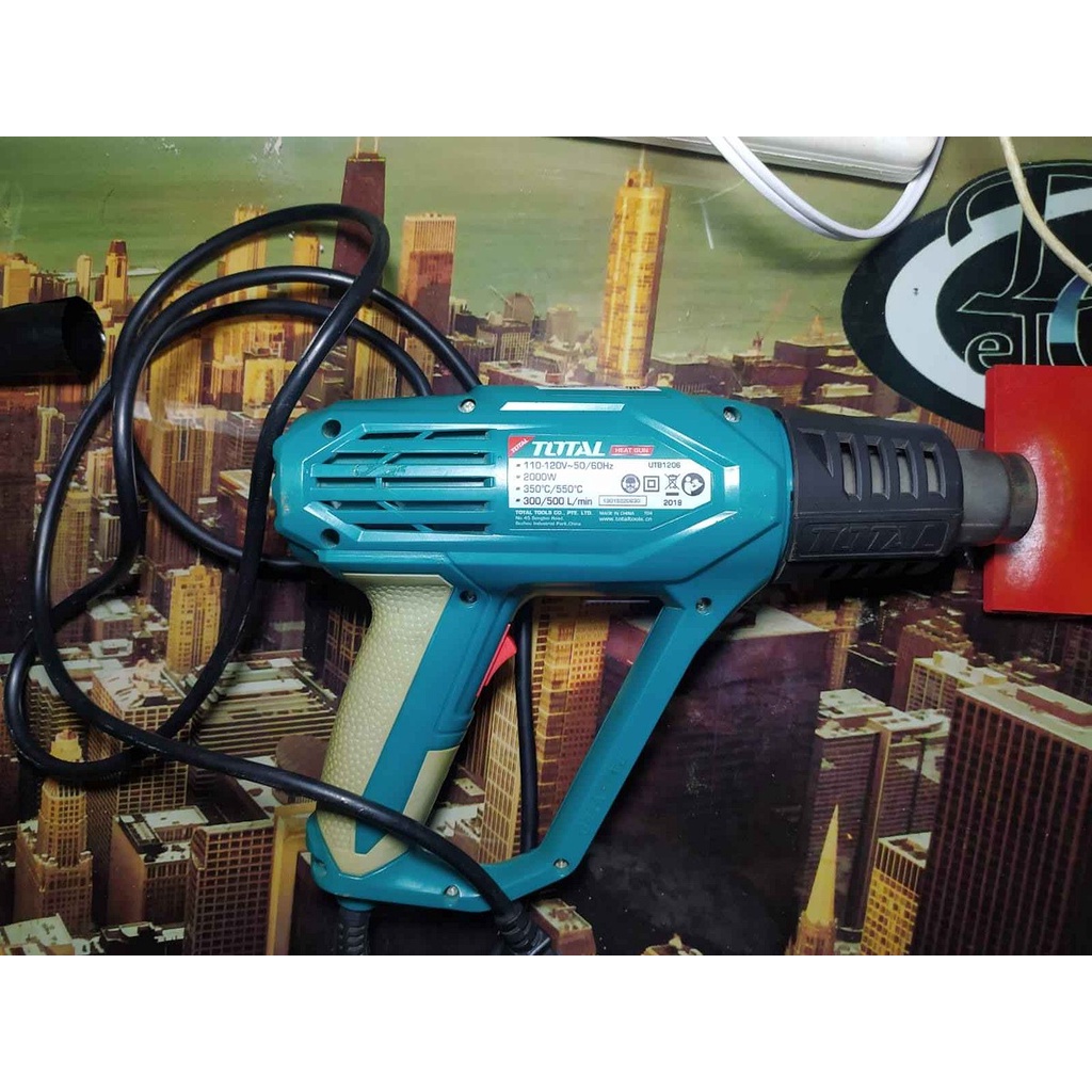 Máy thổi nhiệt TOTAL TB1206