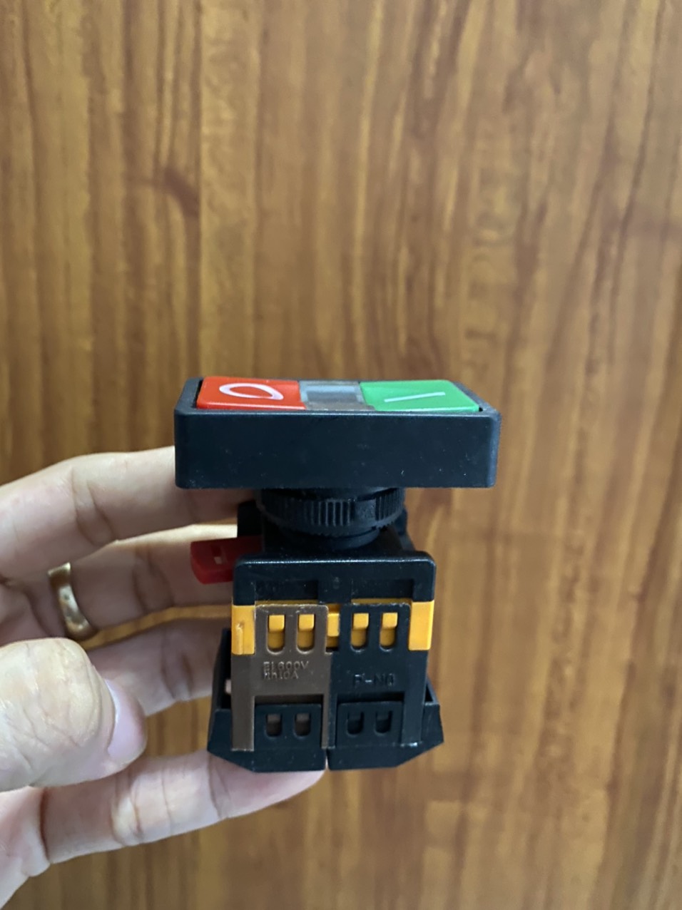 Nút nhấn kép ON-OFF có đèn phi 22, nhấn nhả