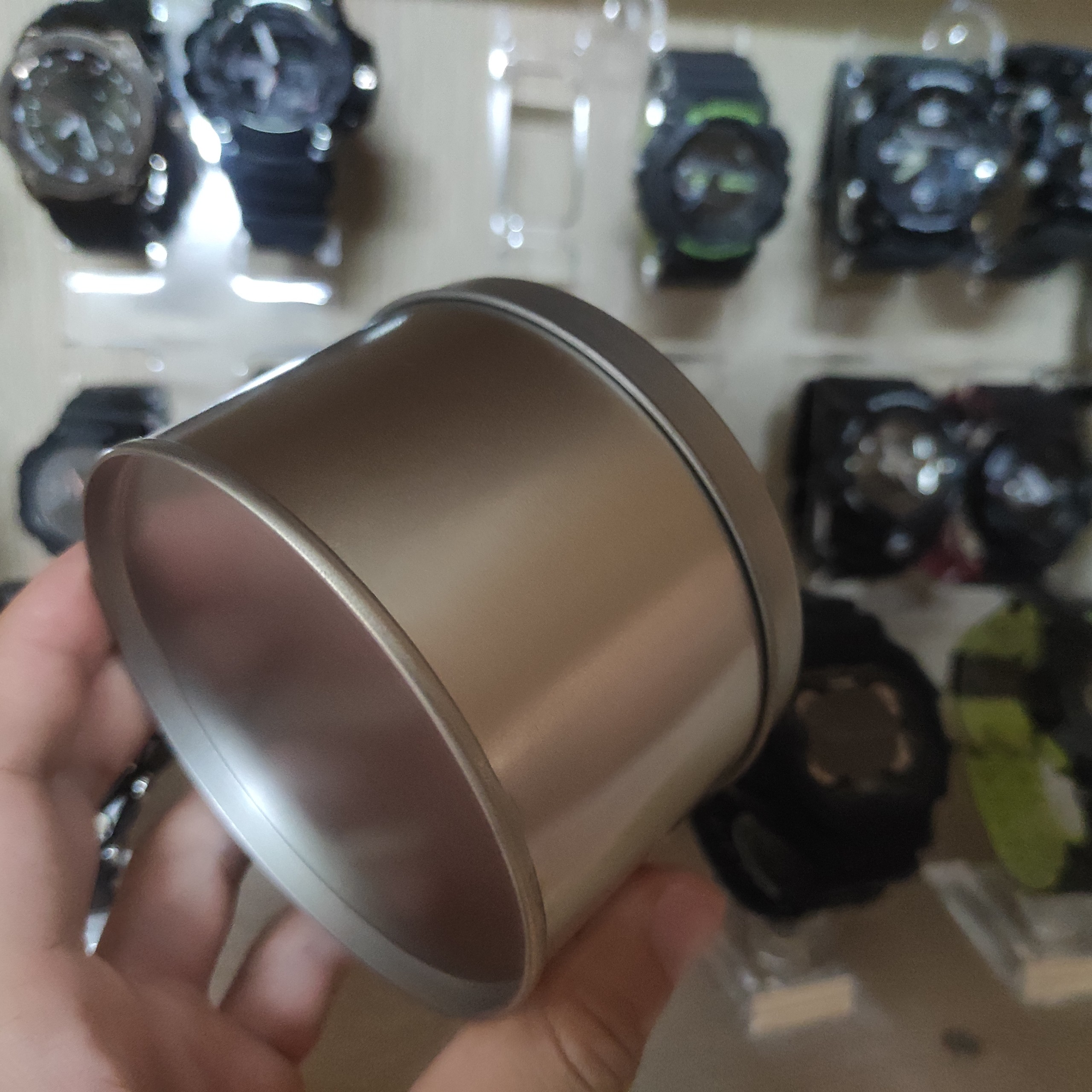 Hộp đồng hồ Shock tròn cao cấp