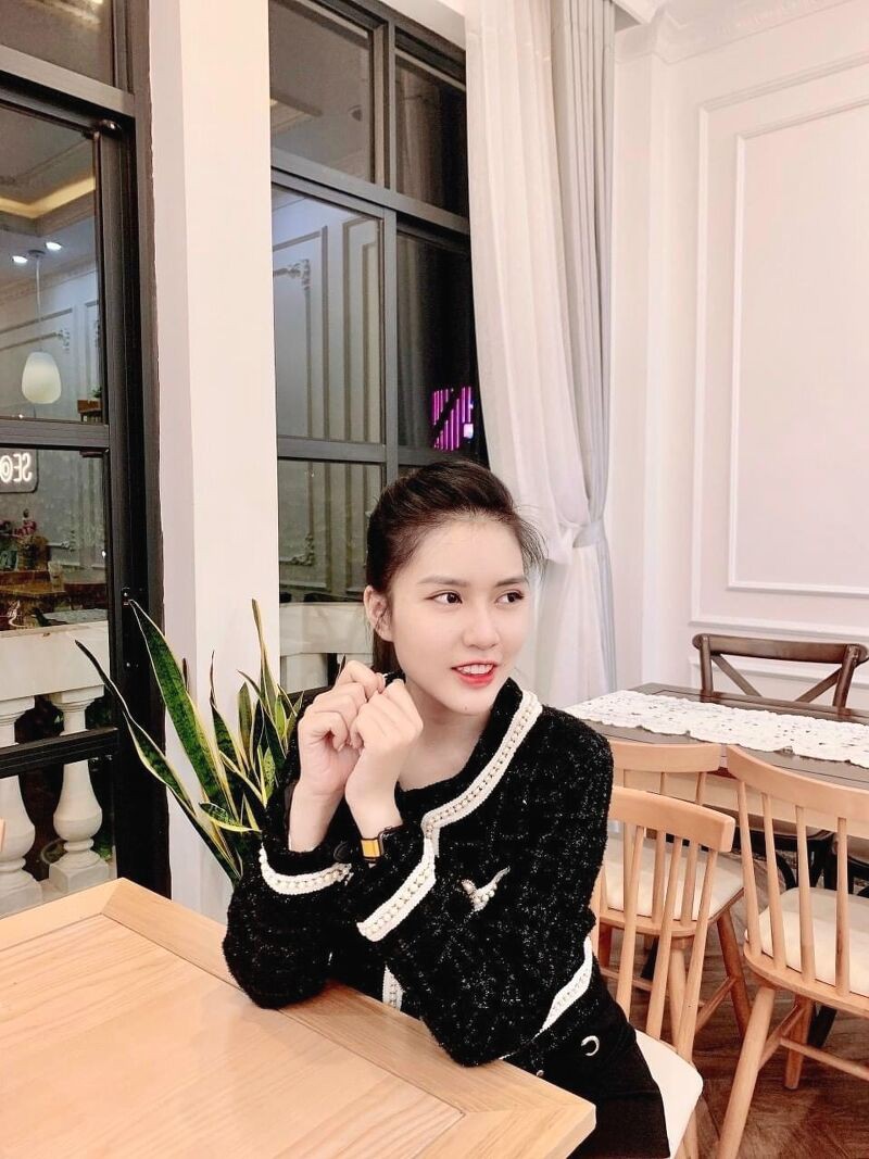 Áo dạ dài khuy ngọc sang chảnh