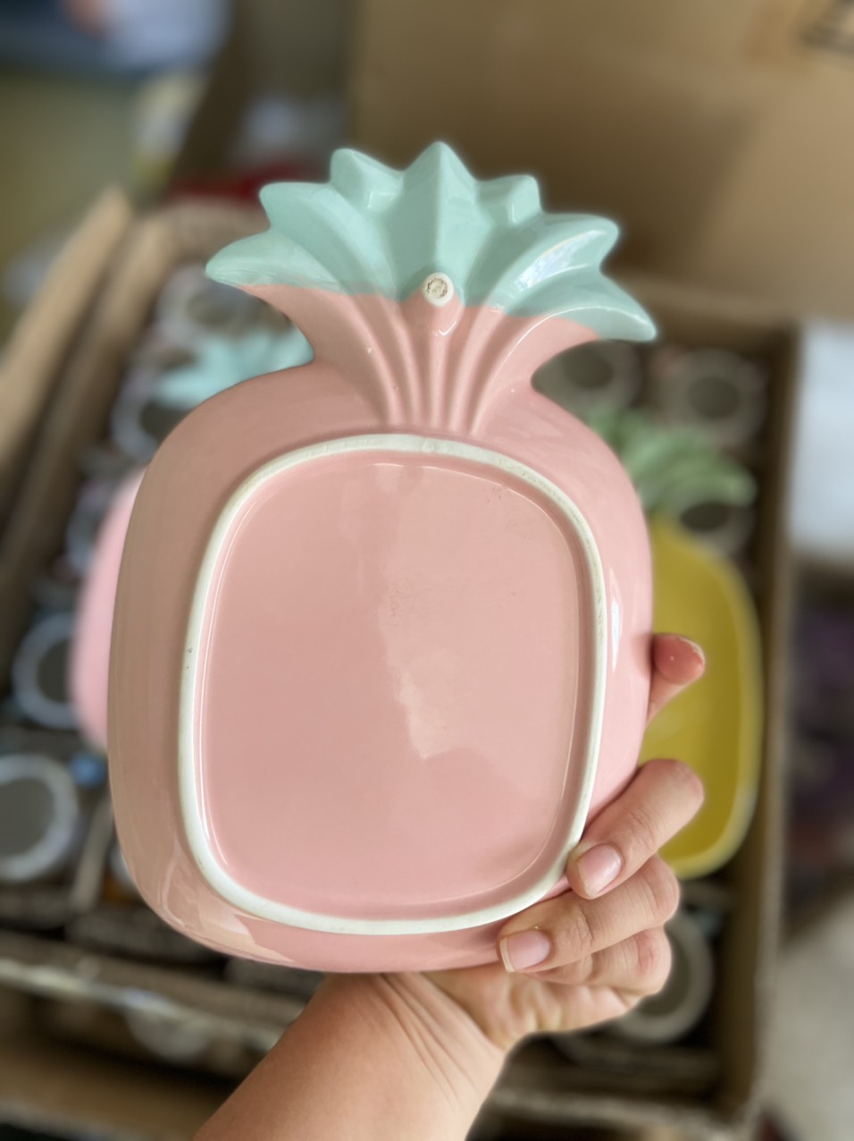 Đĩa gốm sứ tráng men hình trái dứa vàng