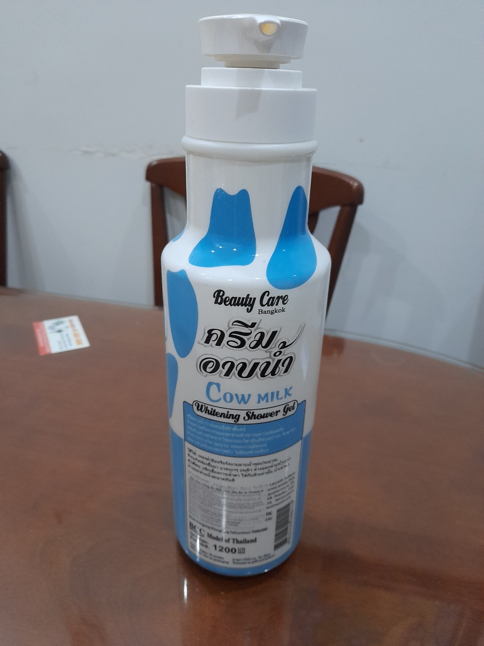 Sữa tắm bò/dê Thái Lan chai 1,2L