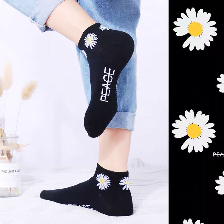 Set 5 Đôi Tất Họa Tiết Hoa Cúc GD Tất Vớ Cổ Cao Chất Liệu Cotton- Tất thời trang nam nữ hoa cúc năng động