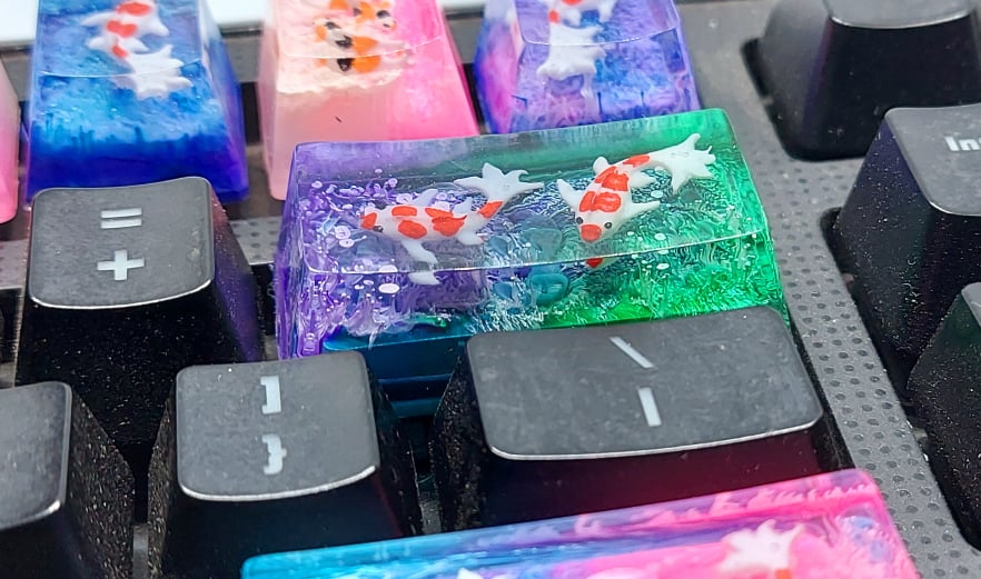[HCM]Keycap artisan cá koi 2U (phím backsapce) trang trí bàn phím cơ gaming tone lá tím.