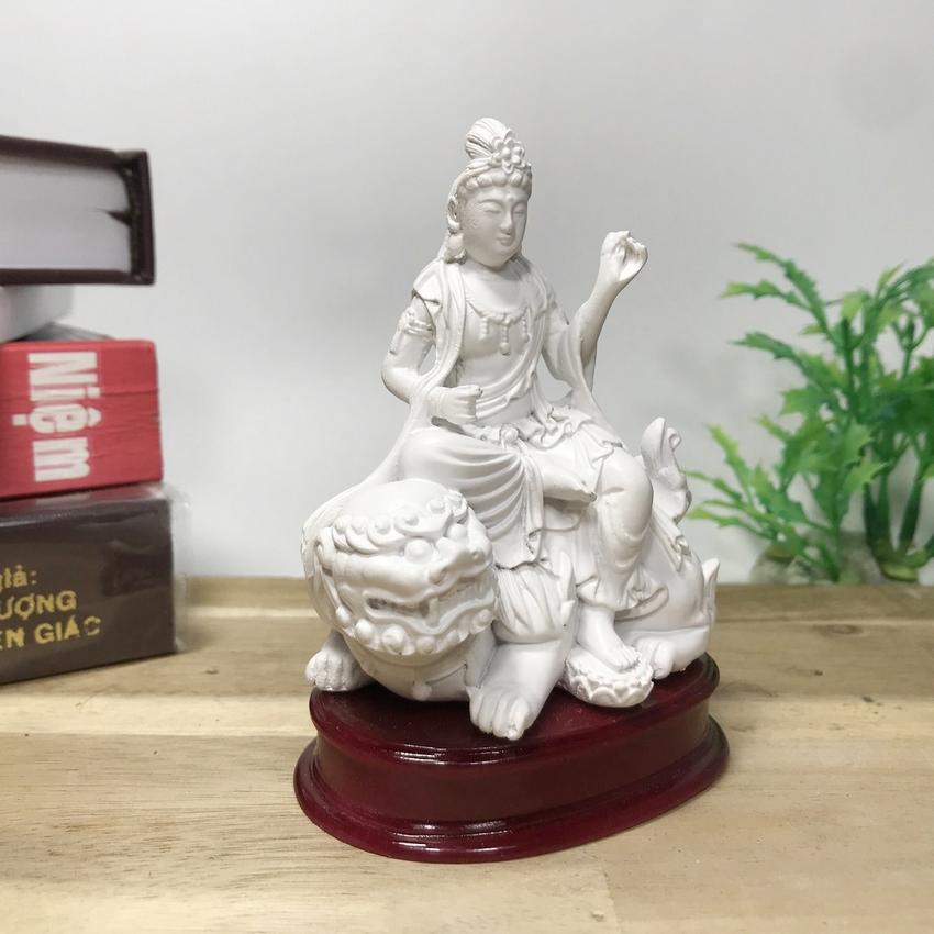 Tượng Văn Thù Bồ Tát sơn trắng