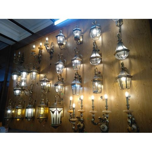 Đèn trang trí gắn tường