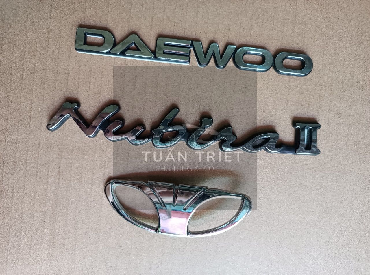 Logo, tem dán, chữ nổi, biểu tượng Daewoo Nubira - Phụ tùng Tuấn Triết