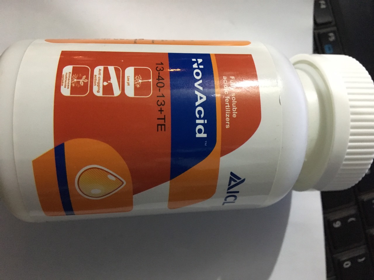 Phân bón NPK 13-40-13 TE Isarel lọ 100gr