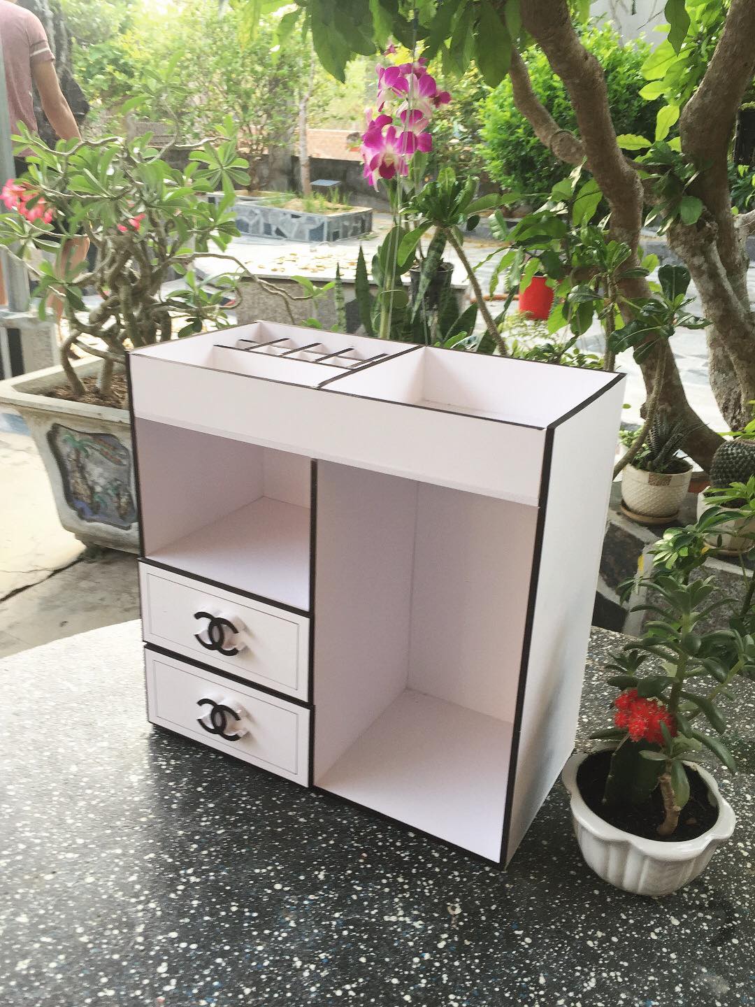 khay tủ kệ đựng mỹ phẩm trang sức size 30cm