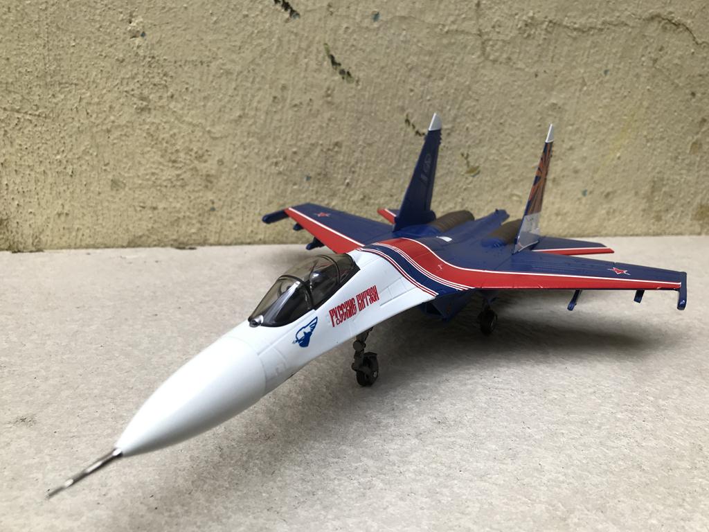 [HCM]Mô hình máy bay SU-27 1:72