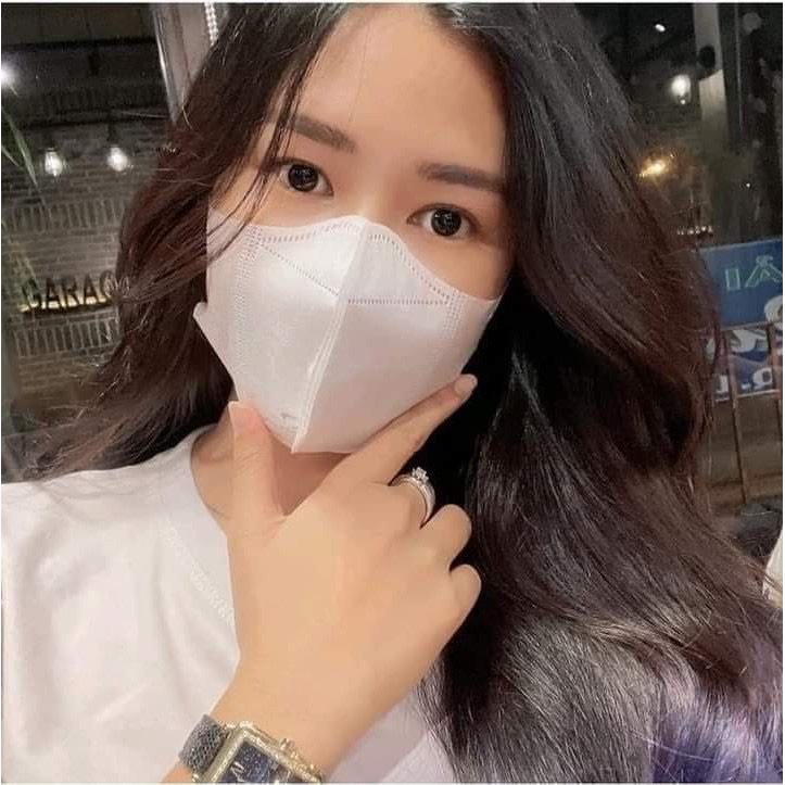 Thùng 100 chiếc khẩu trang 5D Bảo Long màu trắng