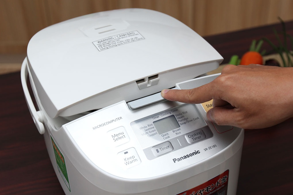 Nồi cơm điện tử Panasonic SR-ZE185WRA - 1.8L