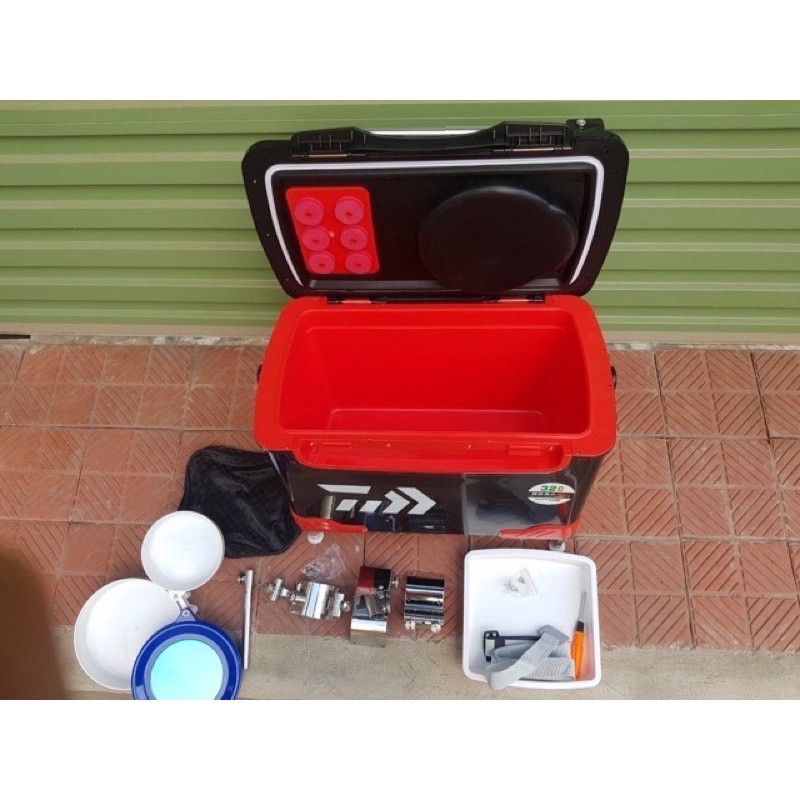 thùng DAJWA 32 lít full pass . thùng đựng cá . giá rẻ  (cam kết đổi trả trong 2 tuần đầu)