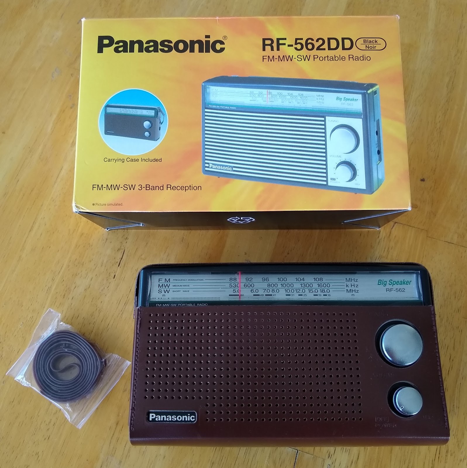 Radio Panasonic RF562DD