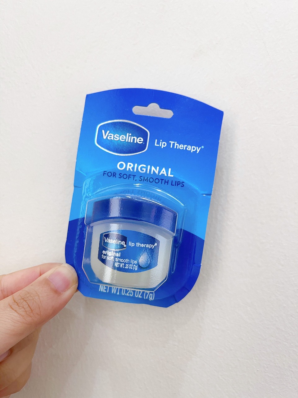 Sáp dưỡng môi Vaseline lip Therapy 7g - Mỹ ( 4 màu )  - Lyo Shop
