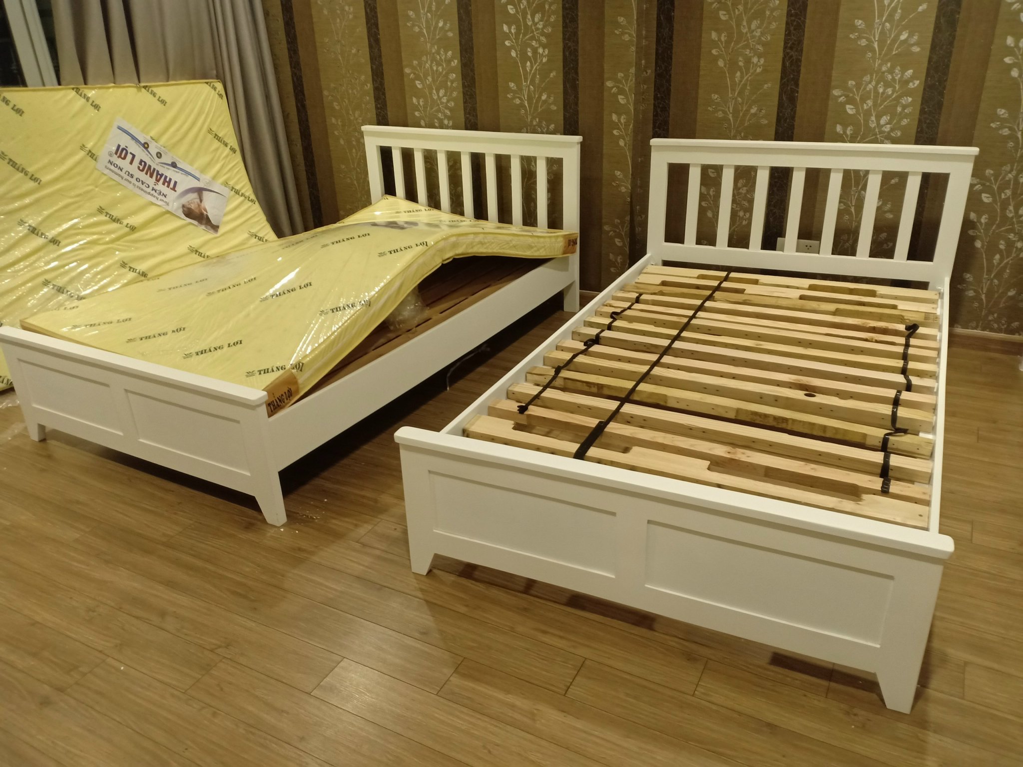 Giường 1m2x2m Gỗ Thông Nhập Khẩu