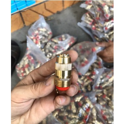 Béc tưới đồng chân ren 21mm có lọc