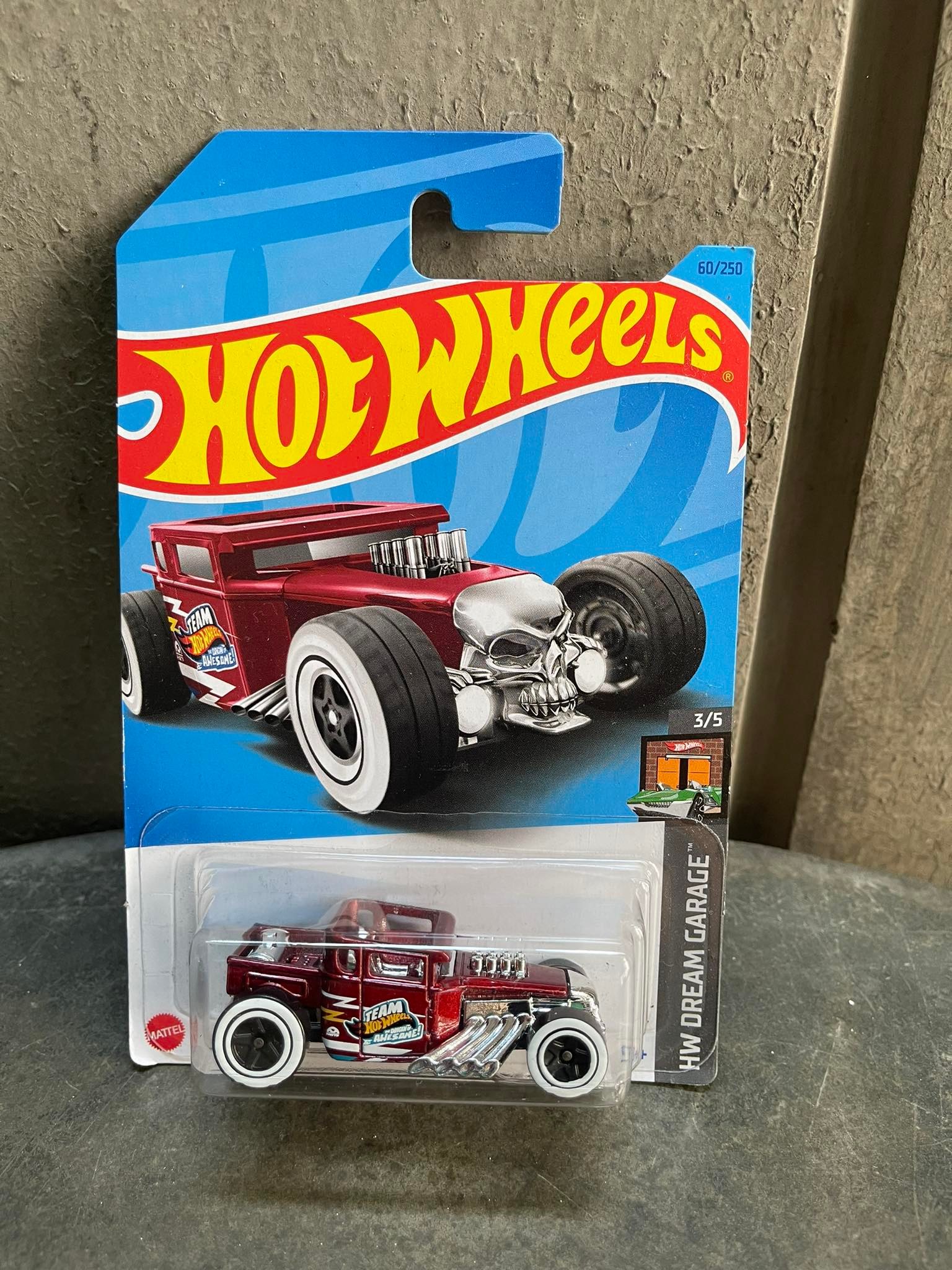 Xe mô hình đồ chơi cơ bản Hotwheels 1:64 - Bone Shaker