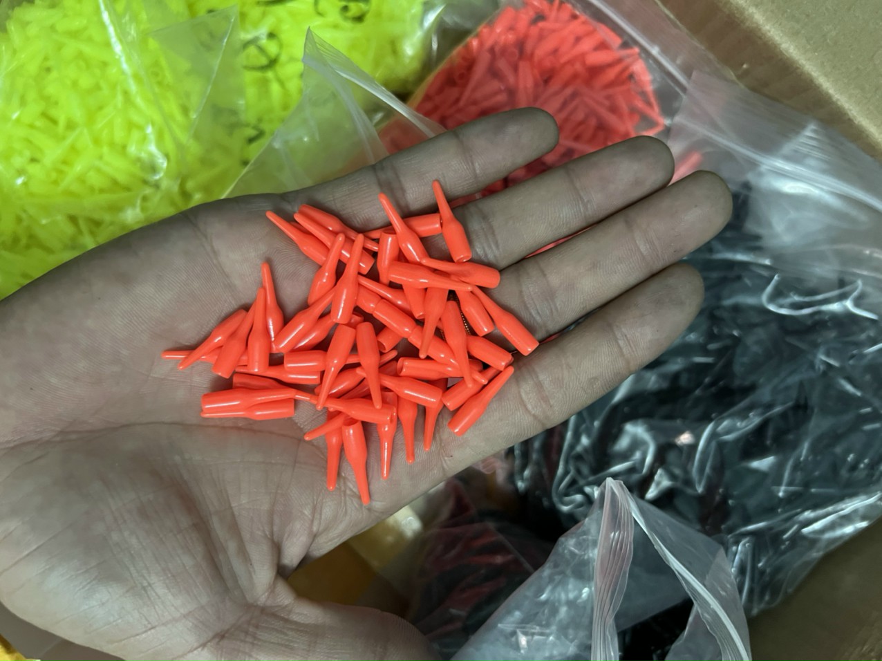 Chụp đầu chì gắn lưỡi câu