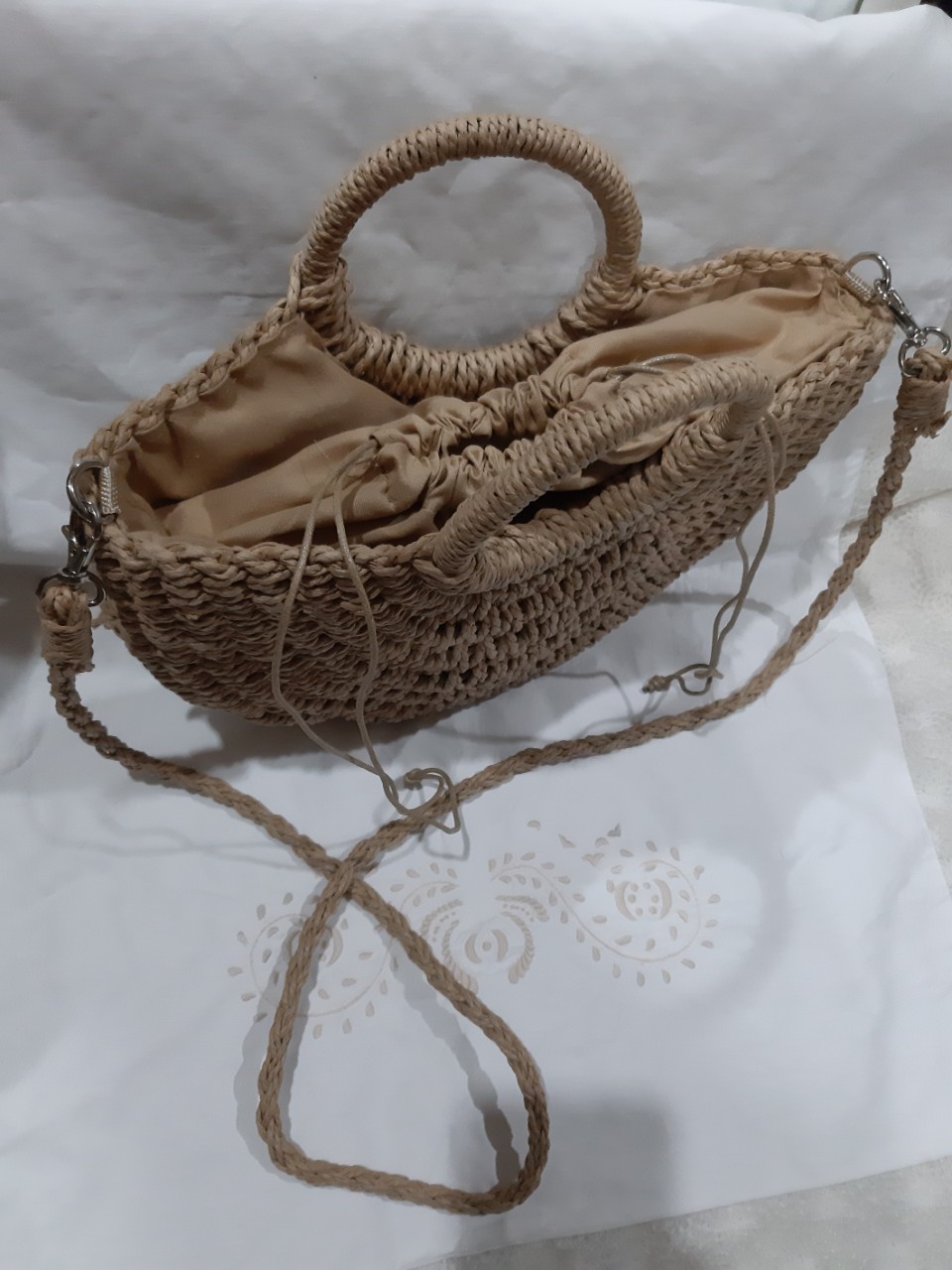 Làn cói bán nguyệt size M (có quai đeo chéo)