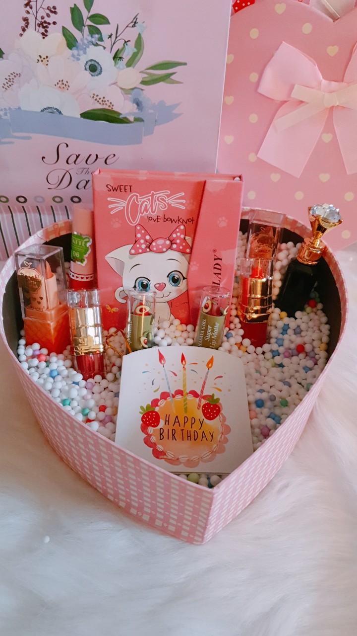 Sét quà tặng sang trọng cho bạn gái  (Combo son , phấn trang điểm ,  hộp quà, hạt xốp, thiệp  và  có cả túi đựng quà sang trọng tặng kèm