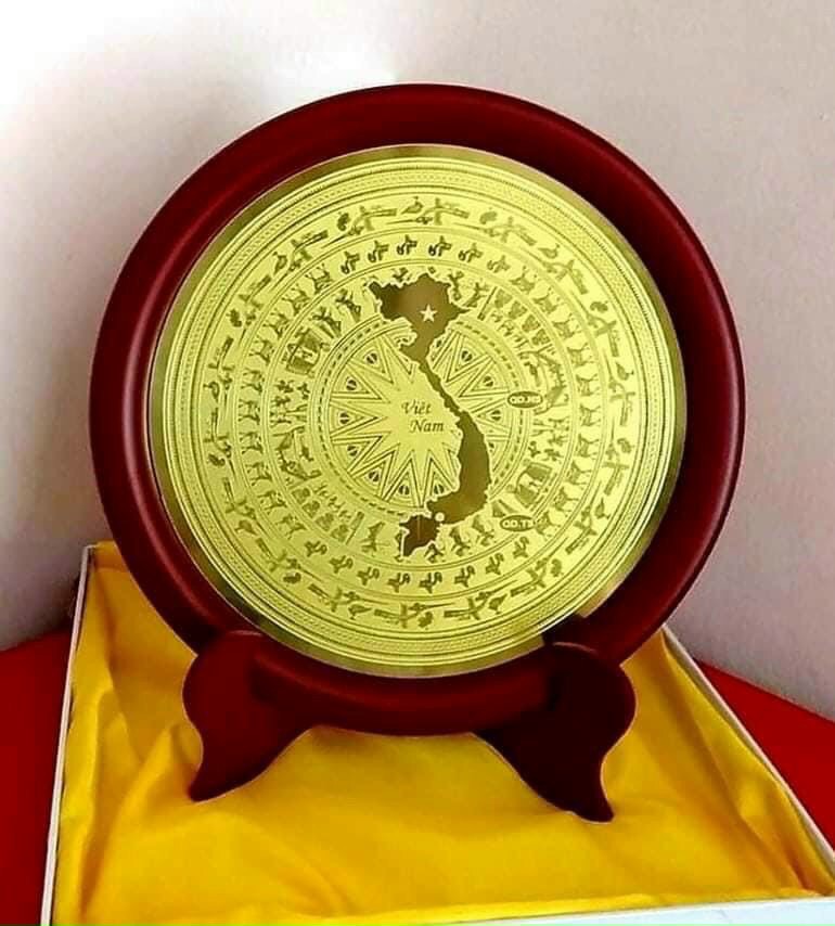 Đĩa đồng quà tặng mỹ nghệ 23cm