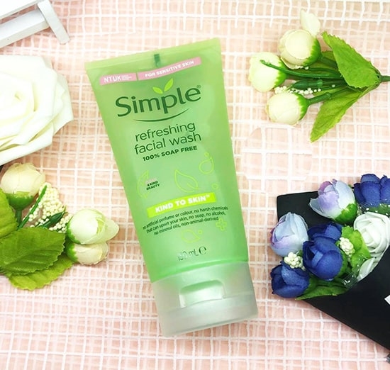 Sữa rửa mặt Simple Refreshing Facial Wash