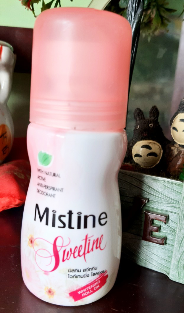 Lăn Khử Mùi MISTINE SWEETINE WHITENING ROLL ON 35 ML.
