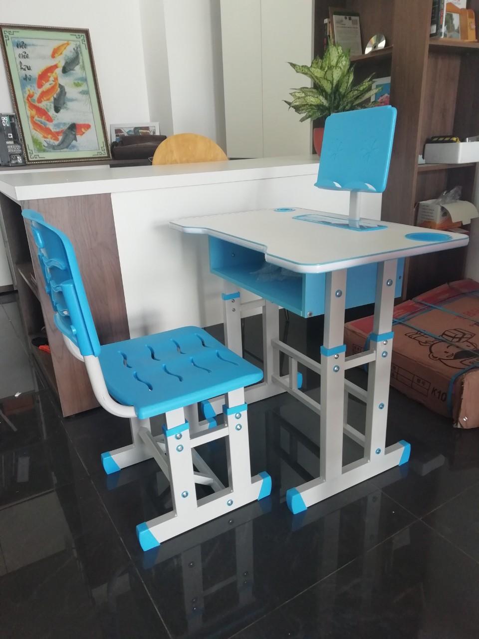 Bàn học đa năng cao cấp cho bé