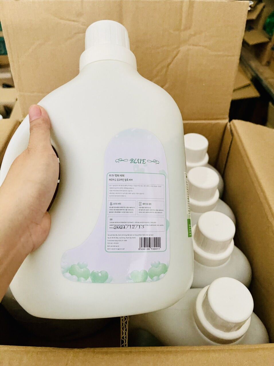 Nước giặt blue Hàn quốc chai 2kg