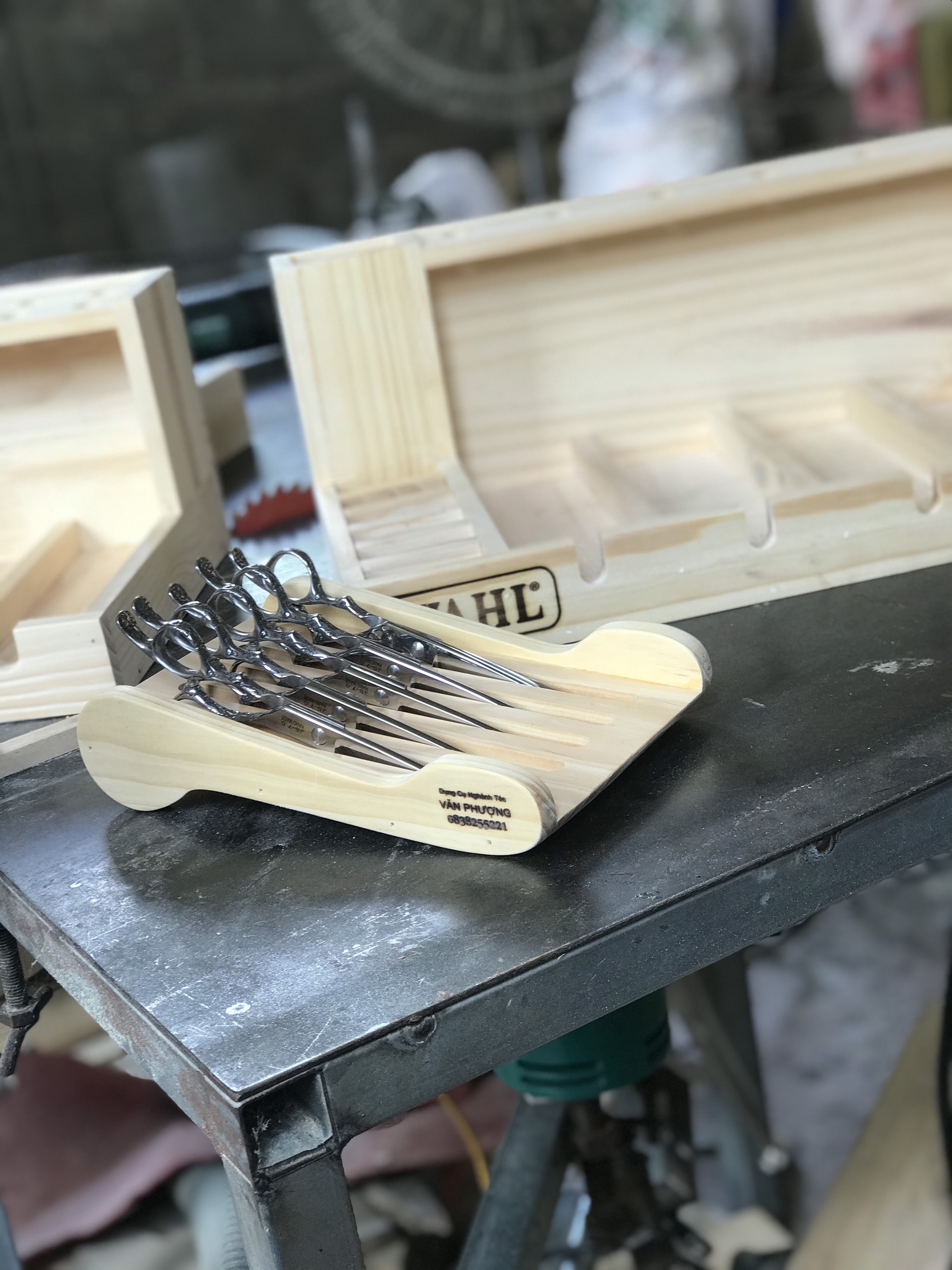 khay đựng kéo cắt tóc