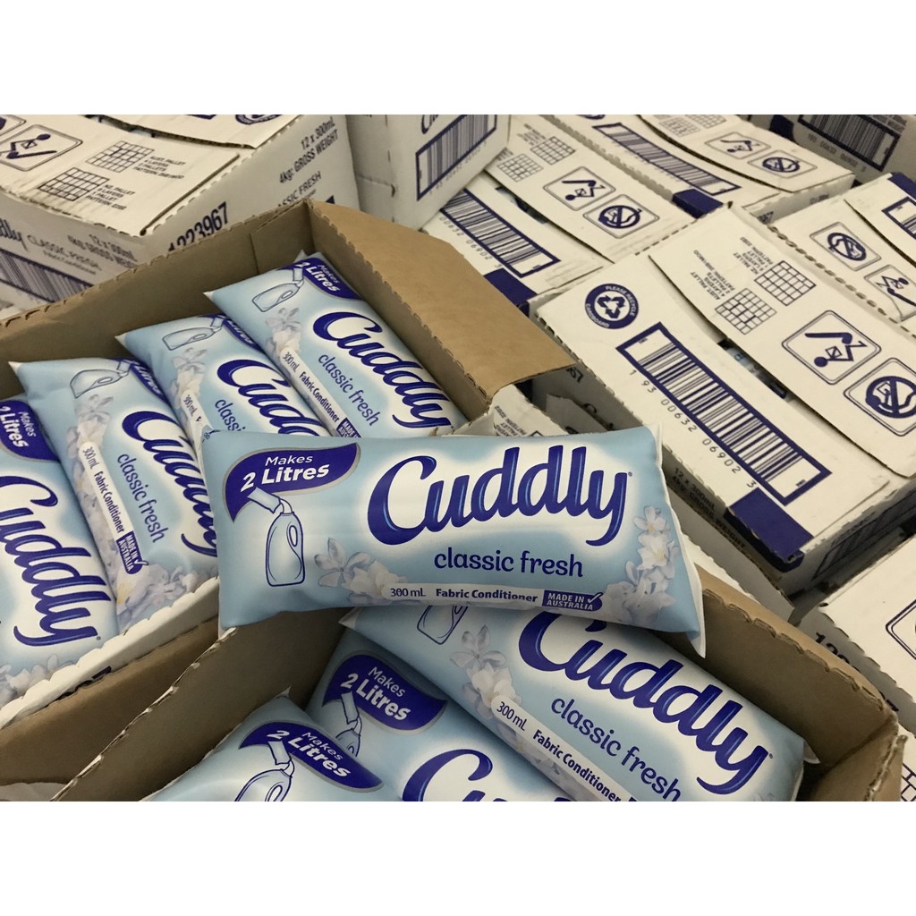[HCM][ MÀU XANH ] Nước Xả Vải Cuddly Class Fresh Fabric Conditioner 300ml (Úc)