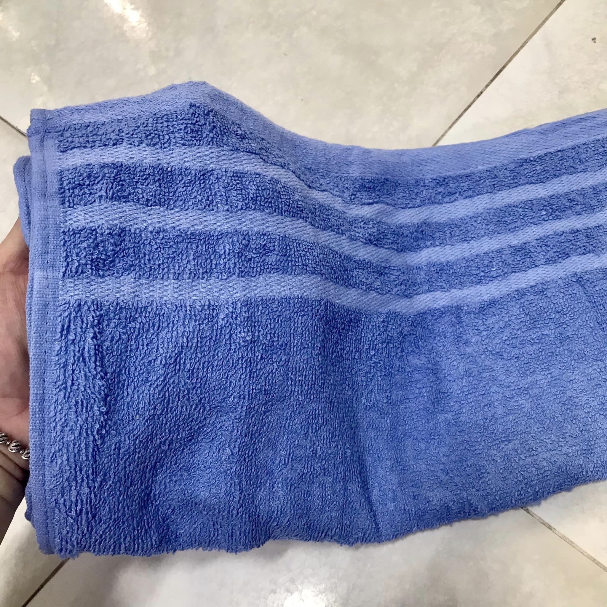 Khăn bông cotton thấm hút tốt, mềm mịn
