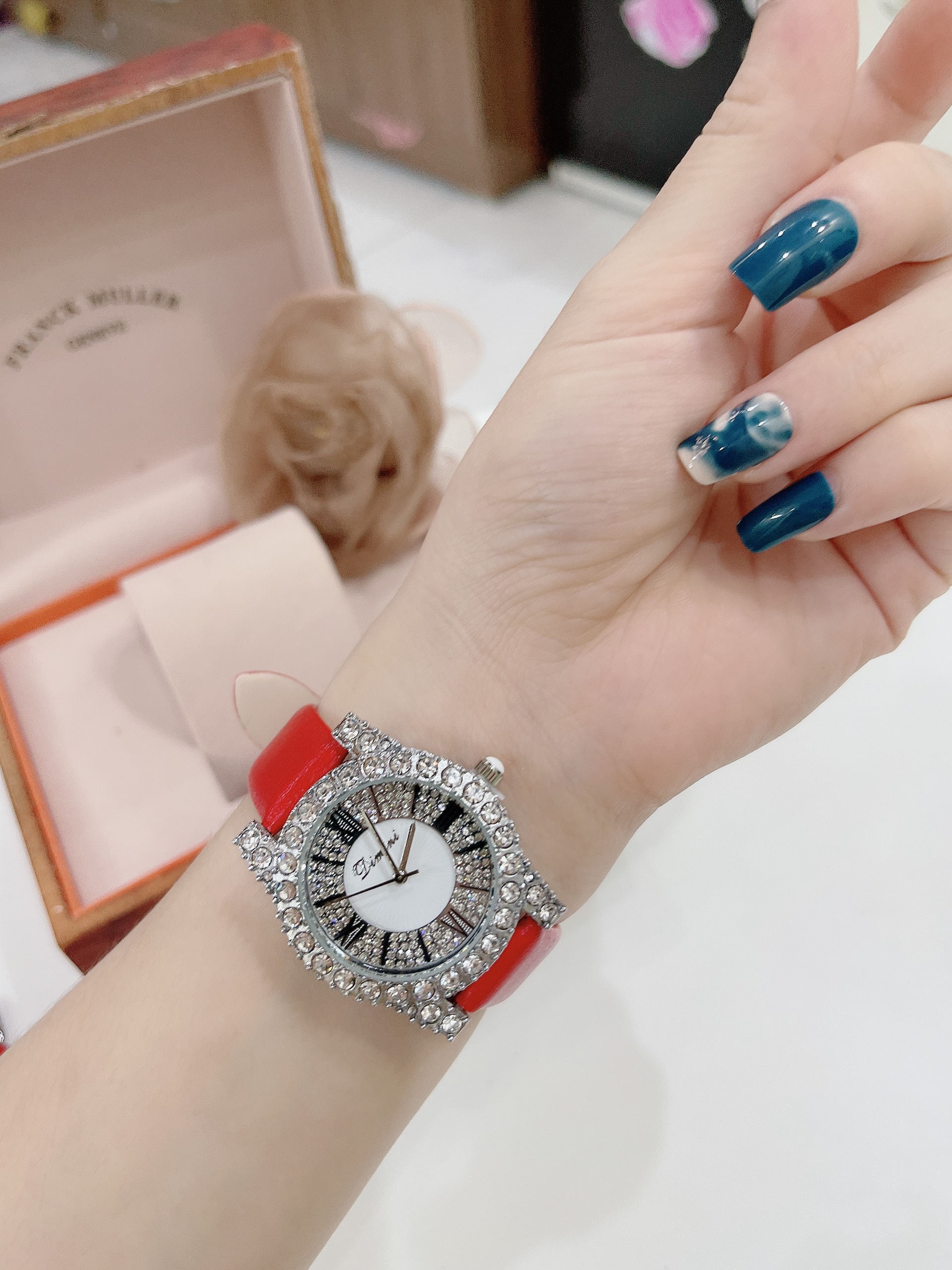 [Siêu Phẩm] Đồng hồ nữ dây da Dimini mặt đá