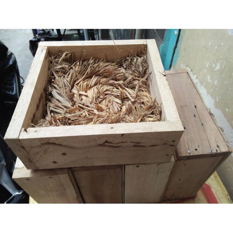 Ổ đẻ cho chim bồ câu.