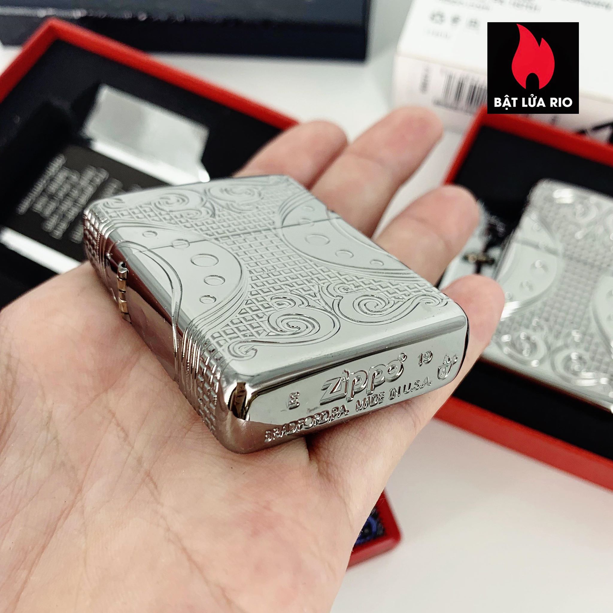 Bật lửa Zippo 49037 – Zippo Armor® Geometric Space Design High Polish Chrome