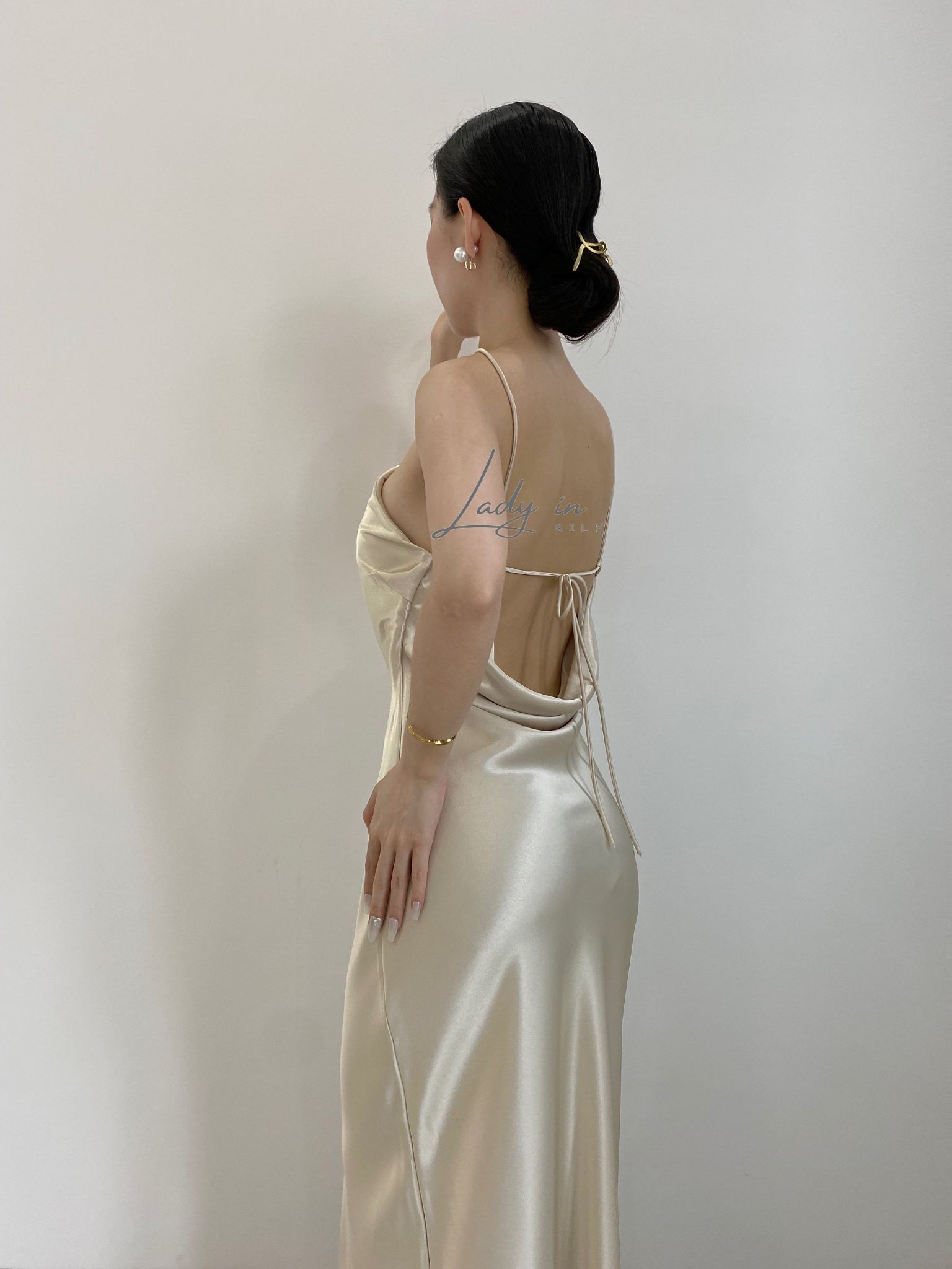 Đầm Lụa Thiết Kế Thời Trang Cao Cấp | Cổ Yếm Thanh Lịch Lady in SILK